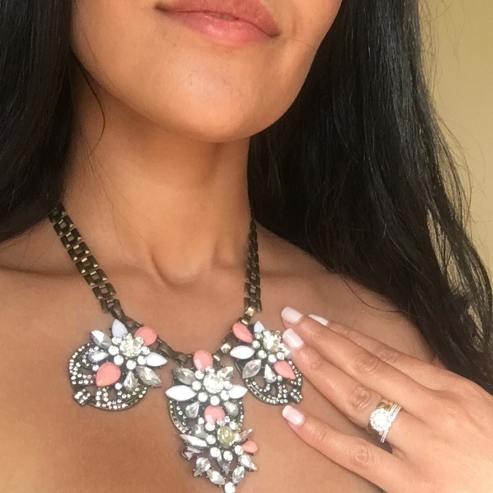 Statement necklace for those who like to be extra!